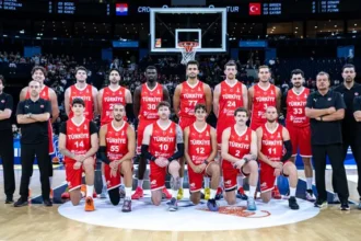 12 Dev Adam'dan Almanya'da Dramatik Son: Türkiye 94-95 Hırvatistan