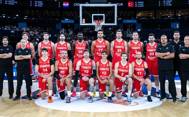 12 Dev Adam'dan Almanya'da Dramatik Son: Türkiye 94-95 Hırvatistan