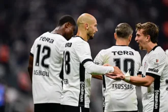 Beşiktaş Süper Lig'e Galibiyetle Başladı: Eyüpspor'u Cerny ile Avladı
