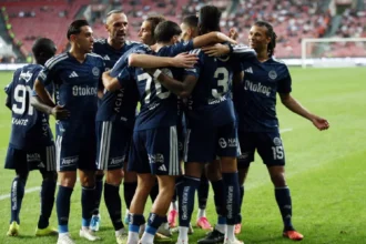 Fenerbahçe Samsun'dan 3 Puanla Döndü: Muriqi ve Oğuz Sahnede!