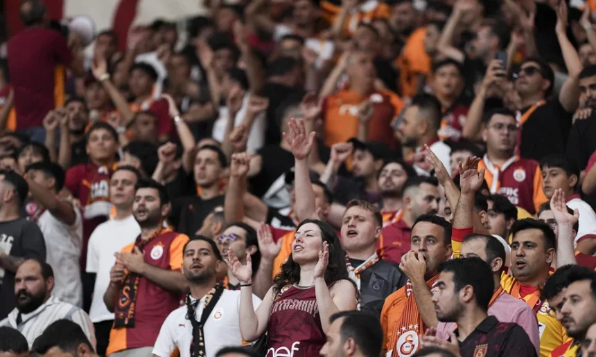 Galatasaray'da Deprem: Çorum FK Maçında Yönetime İstifa Şoku!