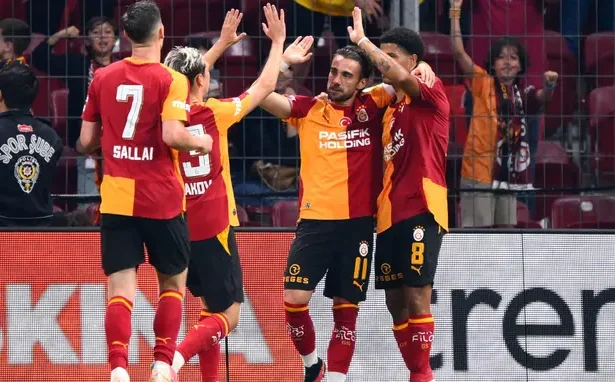 Galatasaray'dan Taraftarına Üç Puan Hediyesi: Göztepe'yi 3-2 ile Geçti