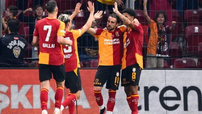 Galatasaray'dan Taraftarına Üç Puan Hediyesi: Göztepe'yi 3-2 ile Geçti