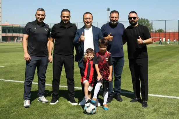 Gençlerbirliği'nden Anlamlı Jest: Forma Mağduru Minik Göktuğ Beştepe'de Ağırlandı
