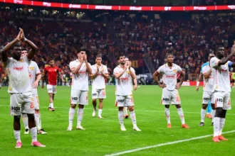 Göztepe'de Kabus Gibi Başlangıç: Galatasaray Yenilmezlik Serisini Sürdürüyor