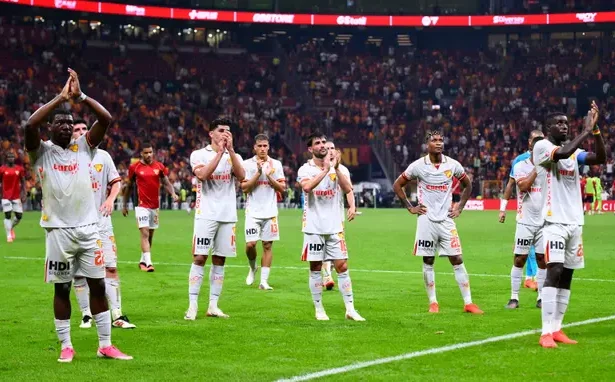 Göztepe'de Kabus Gibi Başlangıç: Galatasaray Yenilmezlik Serisini Sürdürüyor