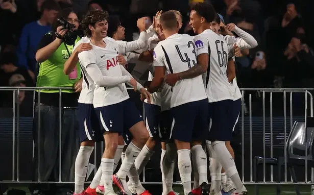 Sidney Süper Kupası'nda Tottenham 10 Kişiyle Chelsea'yi Devirdi