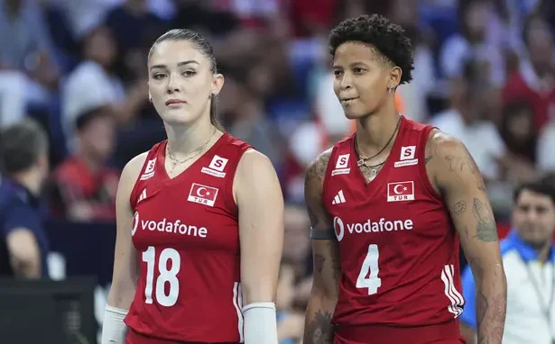 Filenin Sultanları İstanbul'da Kıl Payı Kaybetti: Polonya'ya 3-2'lik Mağlubiyet