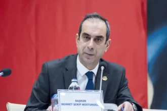 Fenerbahçe'de Kenetlenme Vakti: Şekip Mosturoğlu'ndan Şampiyonluk ve Birlik Çağrısı