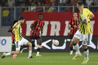 Fenerbahçe Süper Lig'e Kayıpla Başladı: Gençlerbirliği 2-1 Fenerbahçe