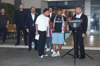 Mohamed Salah Trabzon'da! Bordo-Mavili Taraftarlardan Tarihi Karşılama
