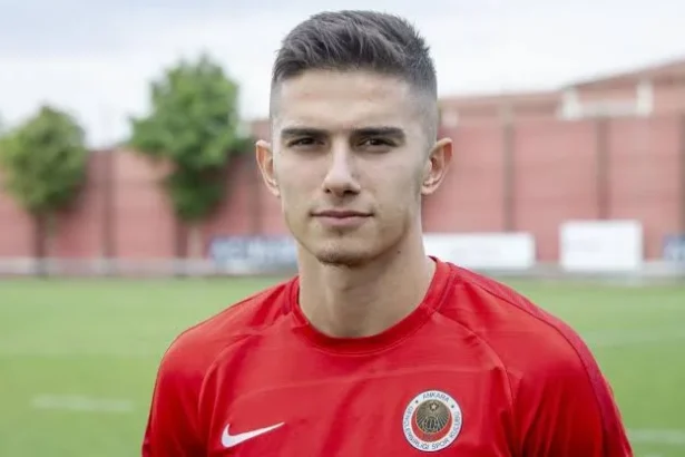 Berat Özdemir Kimdir? Yaşı, Boyu, Kilosu, Maaşı ve Sevgilisi