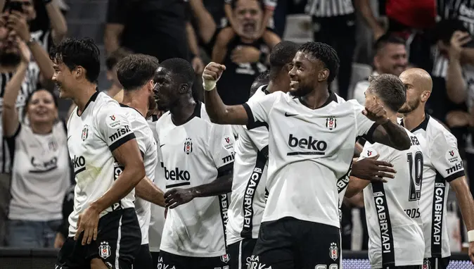Beşiktaş'tan 3 Gollü Gövde Gösterisi: Kartal Liderlik Koltuğunda