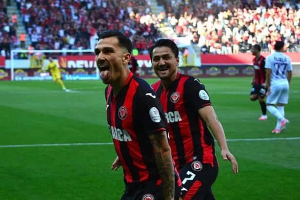 Arca Çorum FK'dan Süper Lig'de Tarihi Zafer: Eyüpspor'u 3-0 Devirdi!