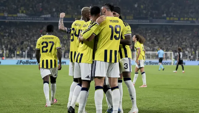 Fenerbahçe'nin Şampiyonlar Ligi Kadrosu Açıklandı: Devler Ligi'nde Yıldızlar Geçidi