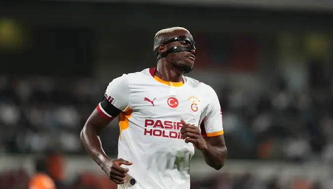 Galatasaray'a Kötü, Nijerya'ya Üzücü Haber: Victor Osimhen Kadrodan Çıkarıldı