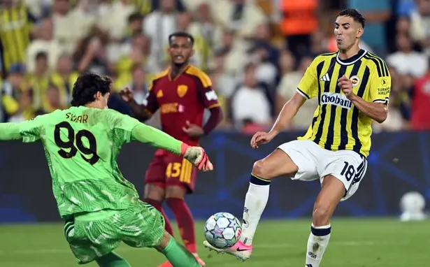 Fenerbahçe'de Şok Sakatlık: Milli Yıldız Mert Müldür Ameliyat Oldu