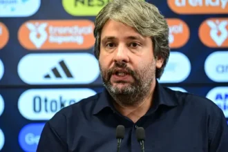 Eyüpspor'da Deprem: Fenerbahçe Hezimeti Sonrası Özhan Pulat İstifa Etti