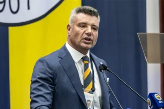Fenerbahçe'de Tarihi Kongre: Sadettin Saran ve Yönetimi İbra Edildi