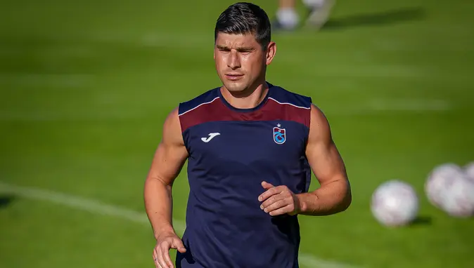 Trabzonspor'da Ruslan Malinovskyi Şoku: Yıldız Oyuncu Belçika'da Bıçak Altına Yattı