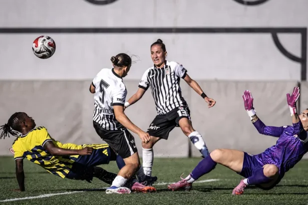 Fenerbahçe ArsaVev Kadın Futbol Takımı Derbide Beşiktaş’ı 3-0 İle Geçti