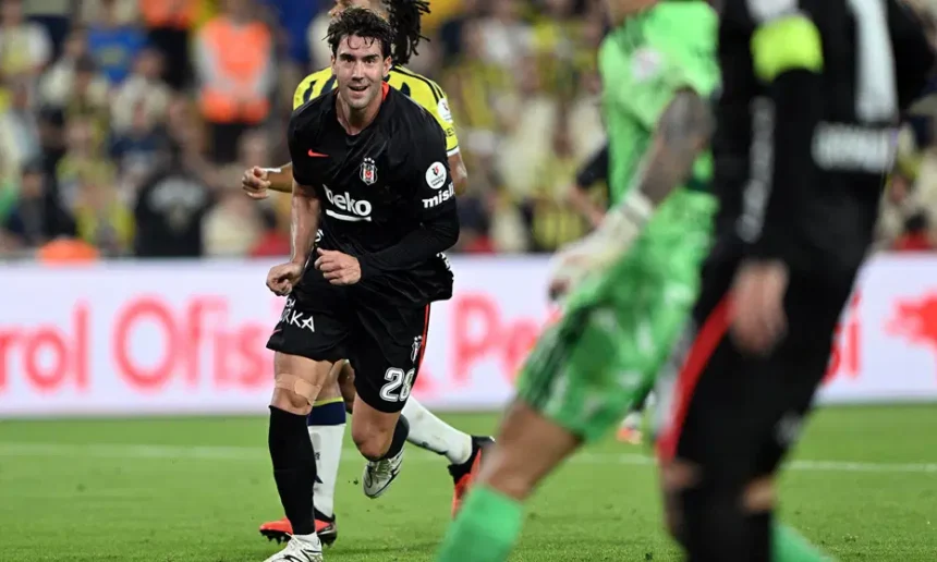 Kadıköy'de Tarihi Derbi: Beşiktaş, Geriye Düştüğü Maçta Fenerbahçe'yi 2-1 Devirdi