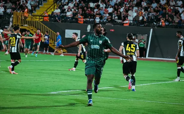 Kelechi Iheanacho Bursaspor'da Tarih Yazıyor: 8 Maçta 11 Gol!