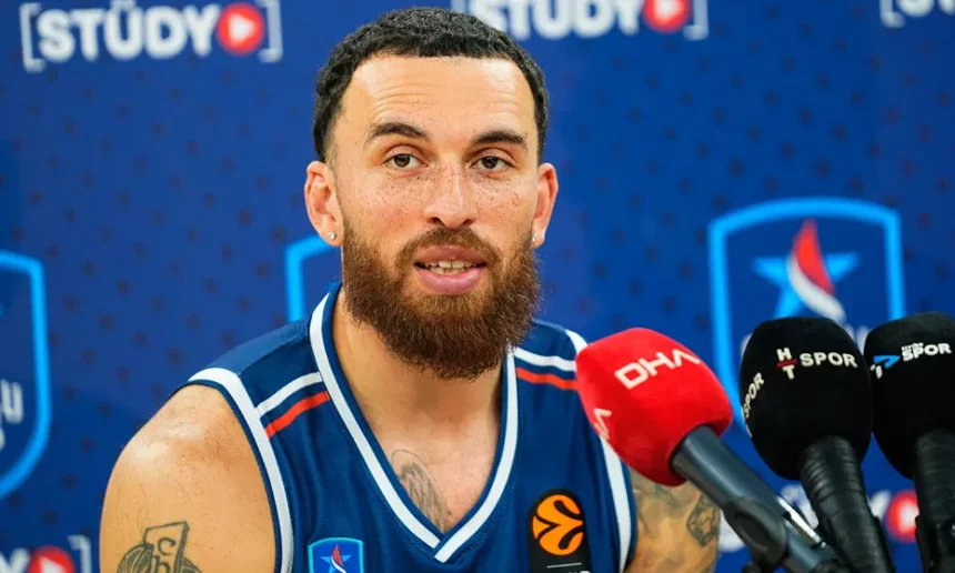 Anadolu Efes'in Yeni Yıldızı Mike James: "Nasıl Başladığınız Değil, Nasıl Bitirdiğiniz Önemli"