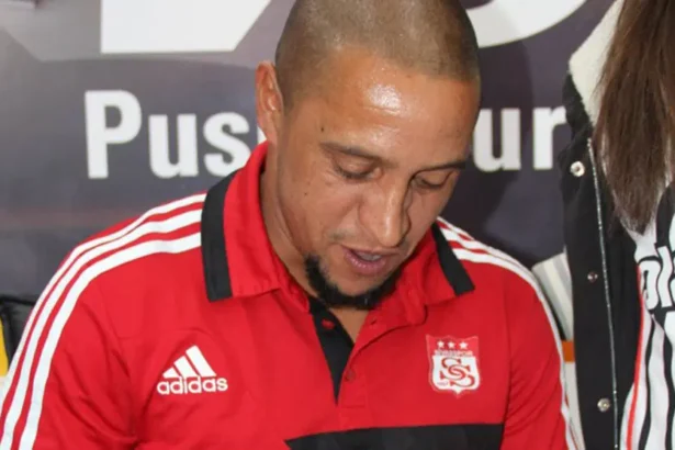 Roberto Carlos'tan Sarsıcı İtiraf: "Servetimin Yüzde 99'unu Kaybettim"