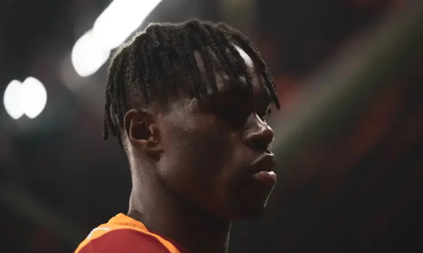 Galatasaray'da Singo Müjdesi: Yıldız Oyuncu Dev Derbi Öncesi Dönüyor