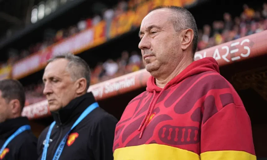Göztepe'de Sürpriz Karar: Son Sıradaki Takımdan Stoilov'a 2028'e Kadar Güvenoyu