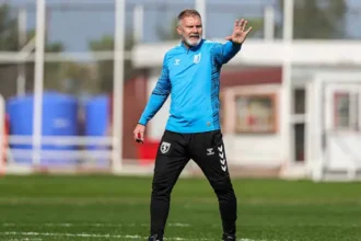 Samsunspor Teknik Direktörü Thorsten Fink'ten Taraftara Çağrı: "Zamana İhtiyacımız Var"