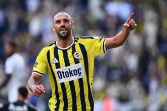 Fenerbahçe'den Kadıköy'de Tarihi Gövde Gösterisi: Eyüpspor'u 8-0 ile Geçti
