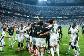 Beşiktaş Yöneticisi Üzeyir Engin'den Şampiyonluk Sözü ve Devrim Vurgusu