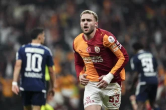 Galatasaray 10 Kişiyle Şahlandı: Kasımpaşa'yı 3-1 Mağlup Etti