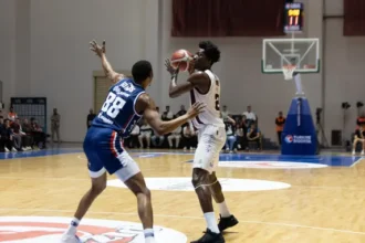Anadolu Efes, Bordo Bandırma Deplasmanından Zaferle Döndü: 85-79