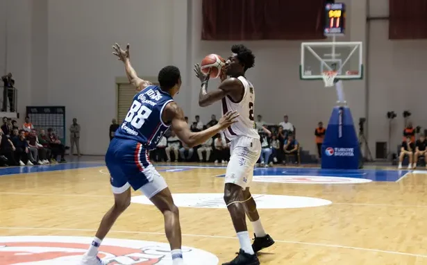 Anadolu Efes, Bordo Bandırma Deplasmanından Zaferle Döndü: 85-79