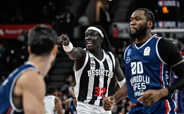 EuroLeague'de Tarihi Türk Derbisi: Anadolu Efes ile Beşiktaş Karşı Karşıya