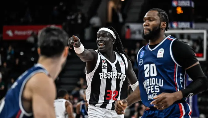 EuroLeague'de Tarihi Türk Derbisi: Anadolu Efes ile Beşiktaş Karşı Karşıya
