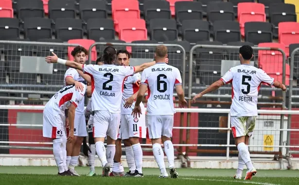 Arca Çorum FK Gaziantep'te Fırtına Gibi Esti: Burak Yılmaz'dan 3 Puanlık Harika Başlangıç