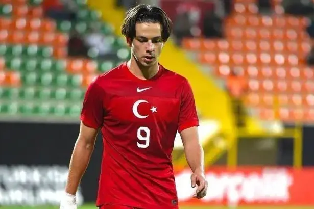 Enis Destan Kimdir, Kaç Yaşında, Hangi Takımda? Boyu, Kilosu, Maaşı ve Eşi