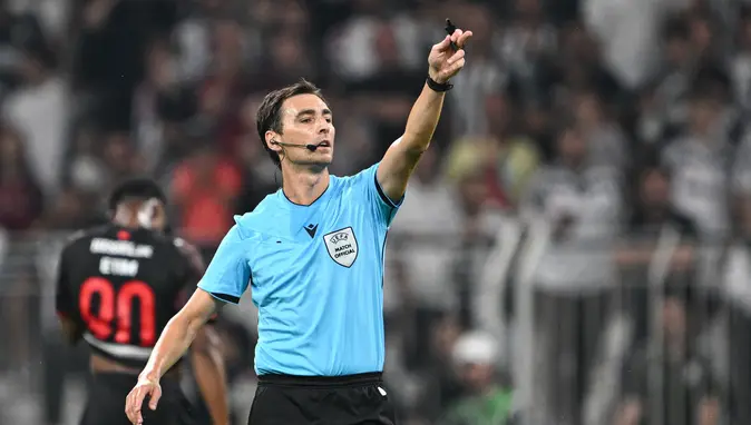 Fenerbahçe - Slavia Prag Şampiyonlar Ligi Maçını İspanyol Hakem Ricardo de Burgos Yönetecek
