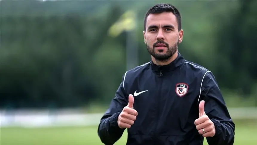 Furkan Soyalp Kimdir? Yaşı, Boyu, Kilosu, Takımı ve Eşi Hakkında Merak Edilenler