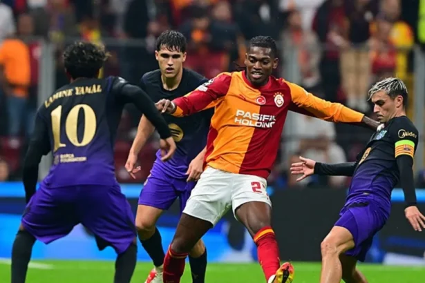 Galatasaray, Şampiyonlar Ligi'nde Barcelona'ya 4-1 Mağlup Oldu