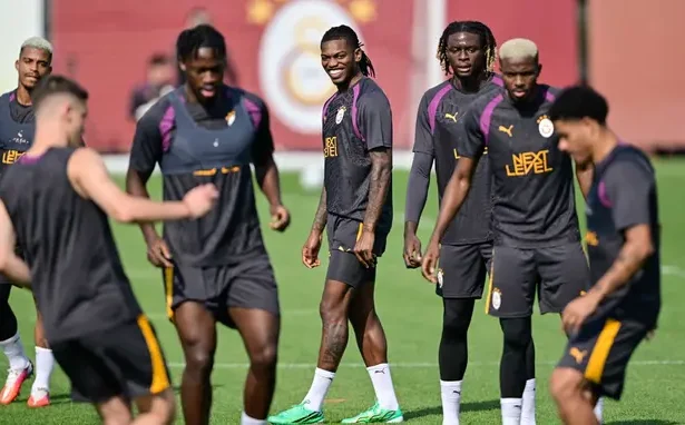 Galatasaray'da Gençlerbirliği Mesaisi Başladı: İşte Okan Buruk'un Muhtemel 11'i