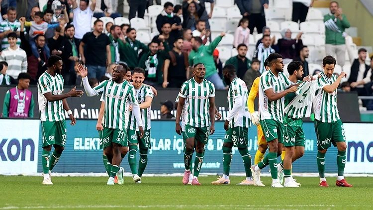 Konyaspor Evinde Hata Yapmadı: Gençlerbirliği'ni Awaziem ile Yıktı (2-0)