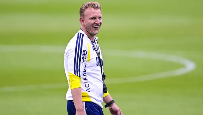 Fenerbahçe'de Sürpriz Ayrılık: İsmail Kartal Gitti, Dümene Geçici Olarak Dirk Kuyt Geçti