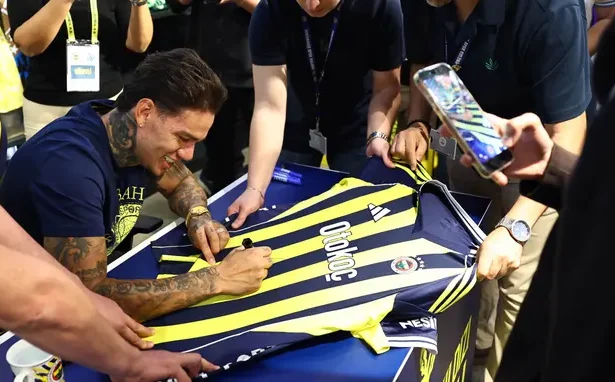 Fenerbahçe'de Ederson Moraes Çılgınlığı: Kadıköy'de Tarihi İmza Günü!