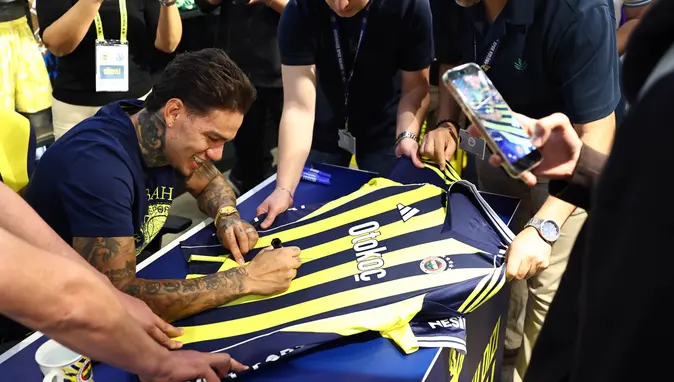 Fenerbahçe'de Ederson Moraes Çılgınlığı: Kadıköy'de Tarihi İmza Günü!