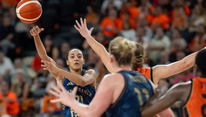 Fenerbahçe Tarfin'den Gövde Gösterisi: Avrupa Ligi'ne Valencia Deplasmanında Farklı Başlangıç